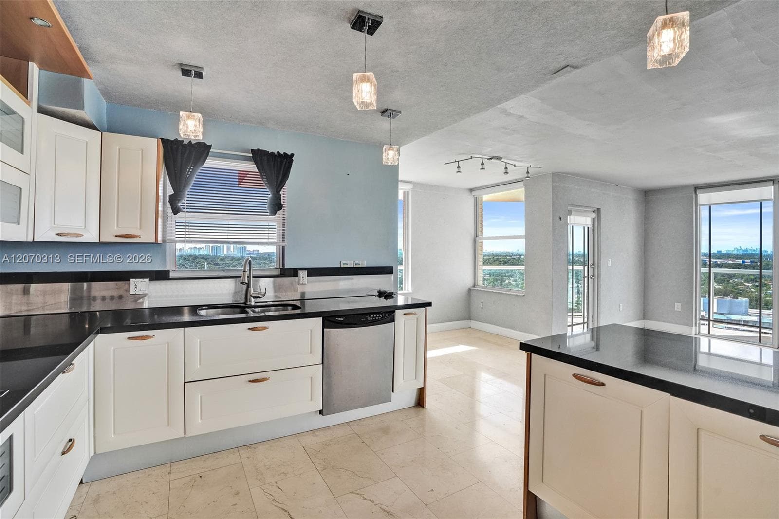Buckley Towers Condo · #PH15E in Miami - Photo 23