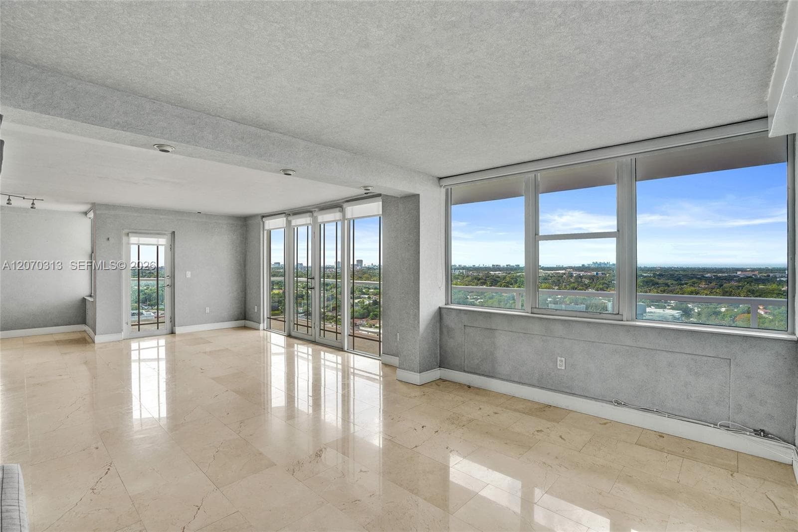 Buckley Towers Condo · #PH15E in Miami - Photo 2
