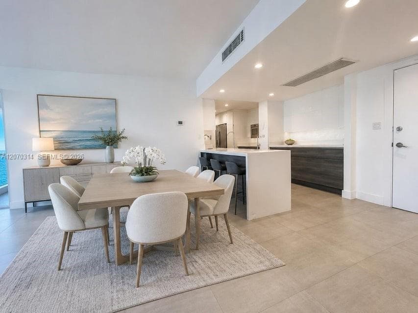 Carriage House Condominiu · #620 in Miami Beach - Photo 2