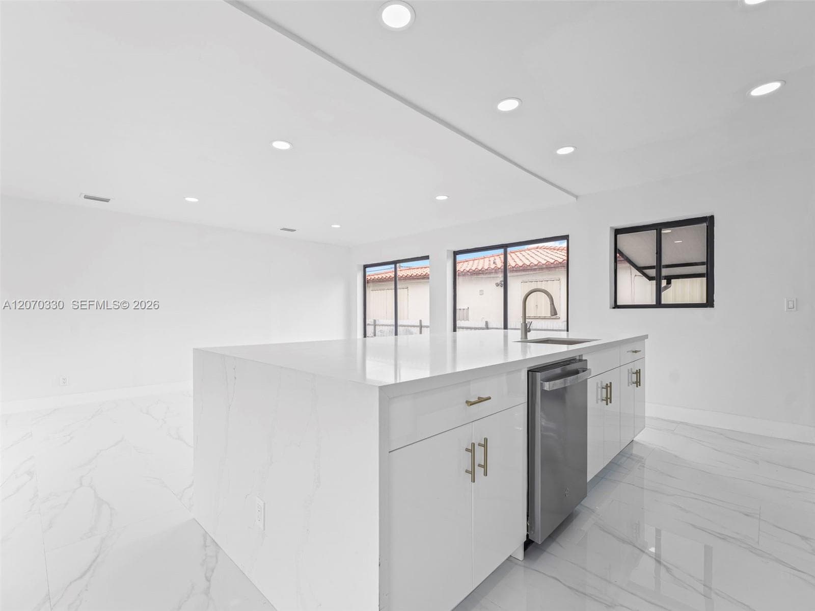 2500 SW 23rd Ter photo 6