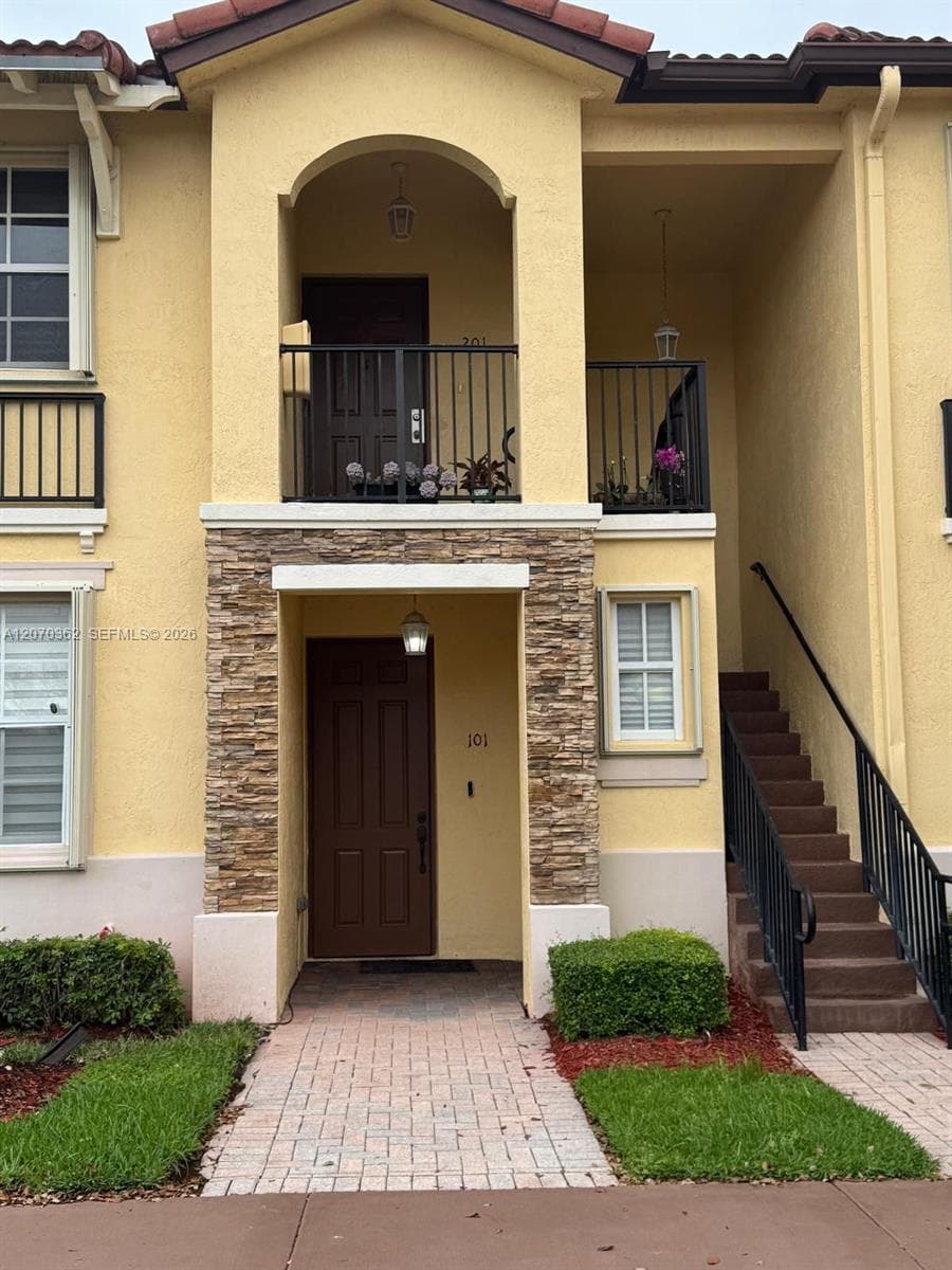 VILLAS AT CARMEL CONDO · #201-15 in Homestead - Photo 1