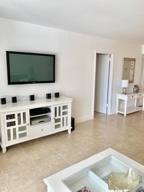 Living Room/Internet & Basic Cable included