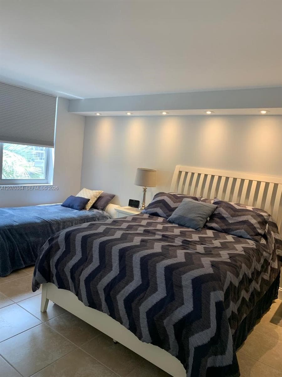 Master Bedroom with 2nd Bed