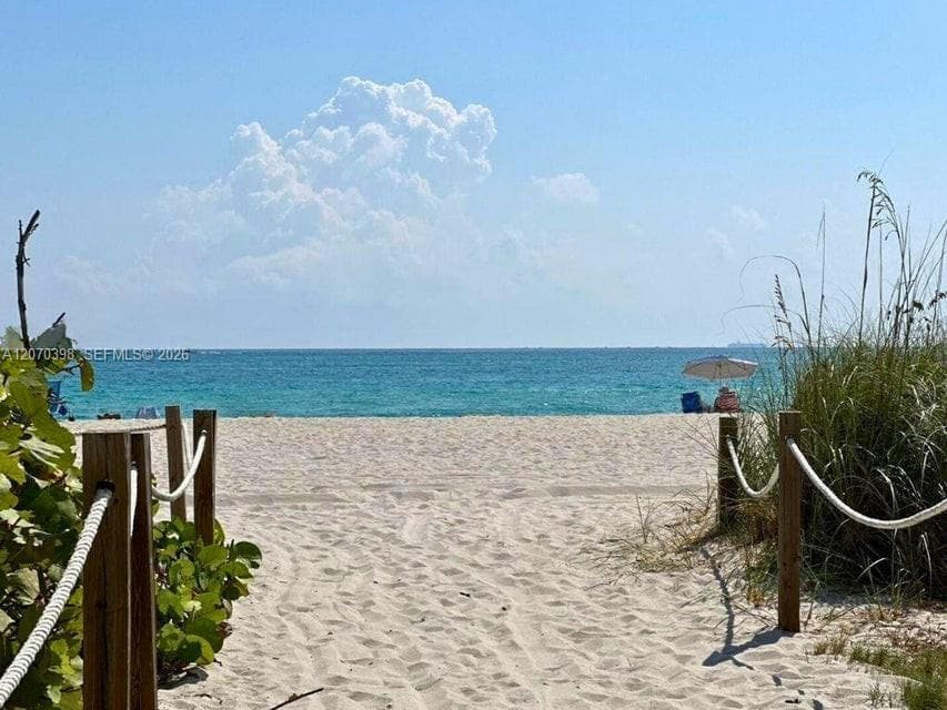 THE CARRIAGE HOUSE CONDO · #620 in Miami Beach - Photo 32