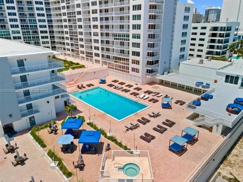 THE CARRIAGE HOUSE CONDO · #620 in Miami Beach - Photo 30