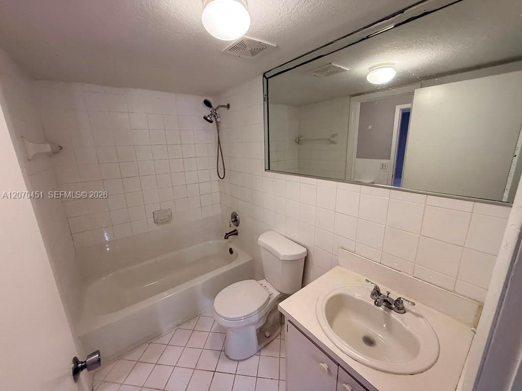 CADIZ II CONDO · #14 in Hialeah - Photo 3