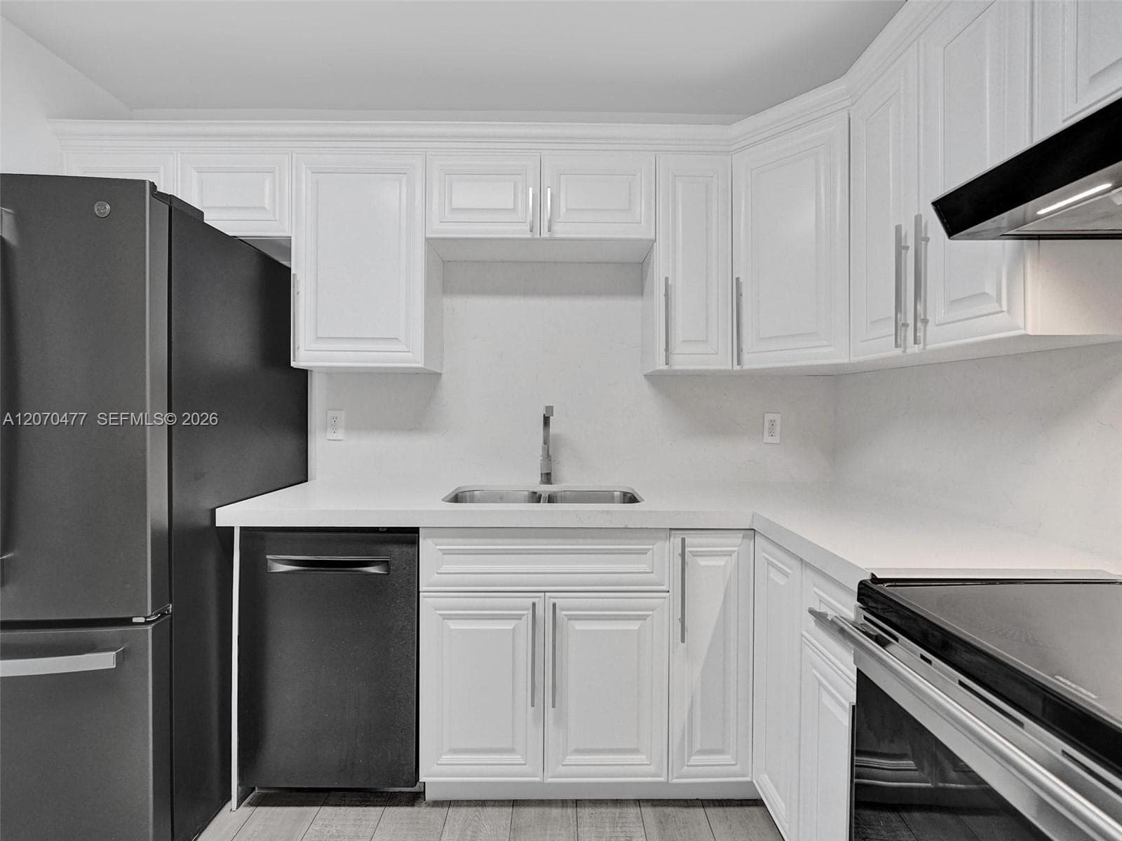 2446 Fillmore St photo 28