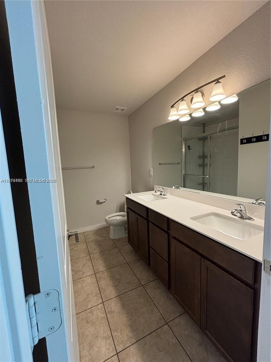 1021 NW 5th St photo 7