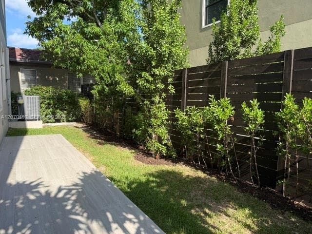 2239 SW 14th St photo 26