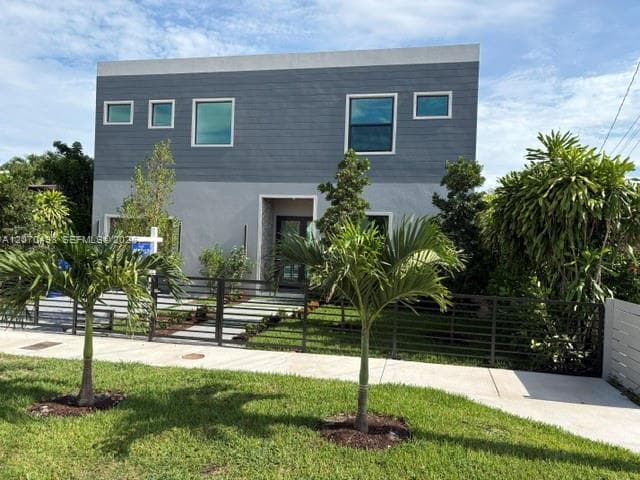 2239 SW 14th St photo 1