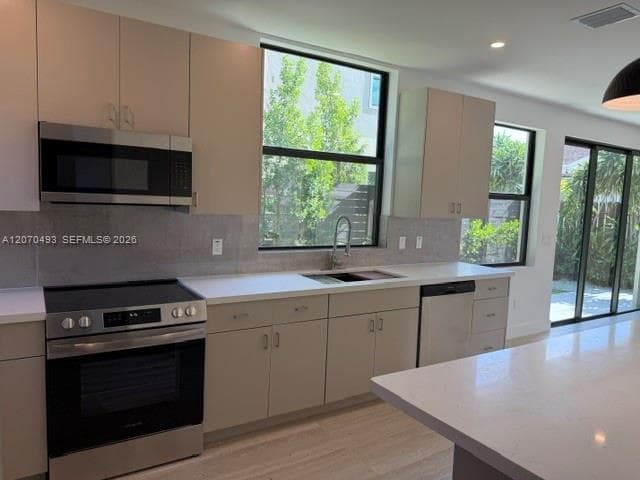 2239 SW 14th St photo 8
