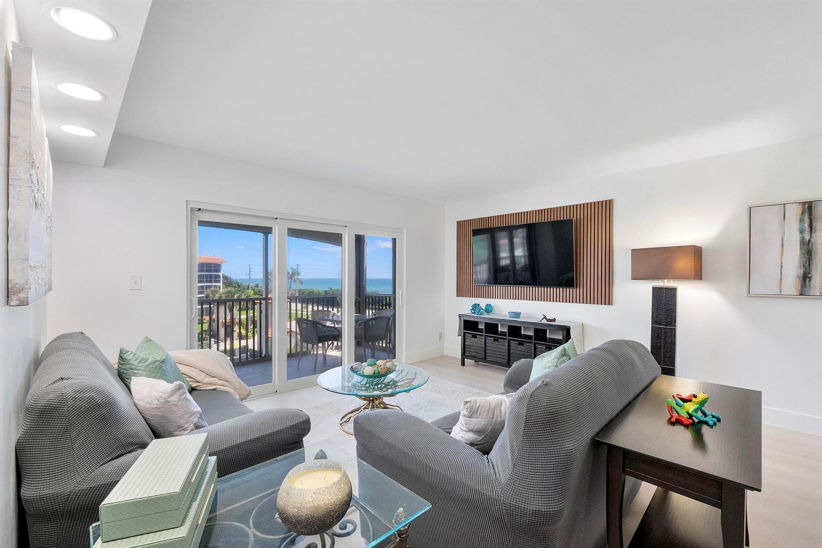 2871 N Ocean Blvd u406_042