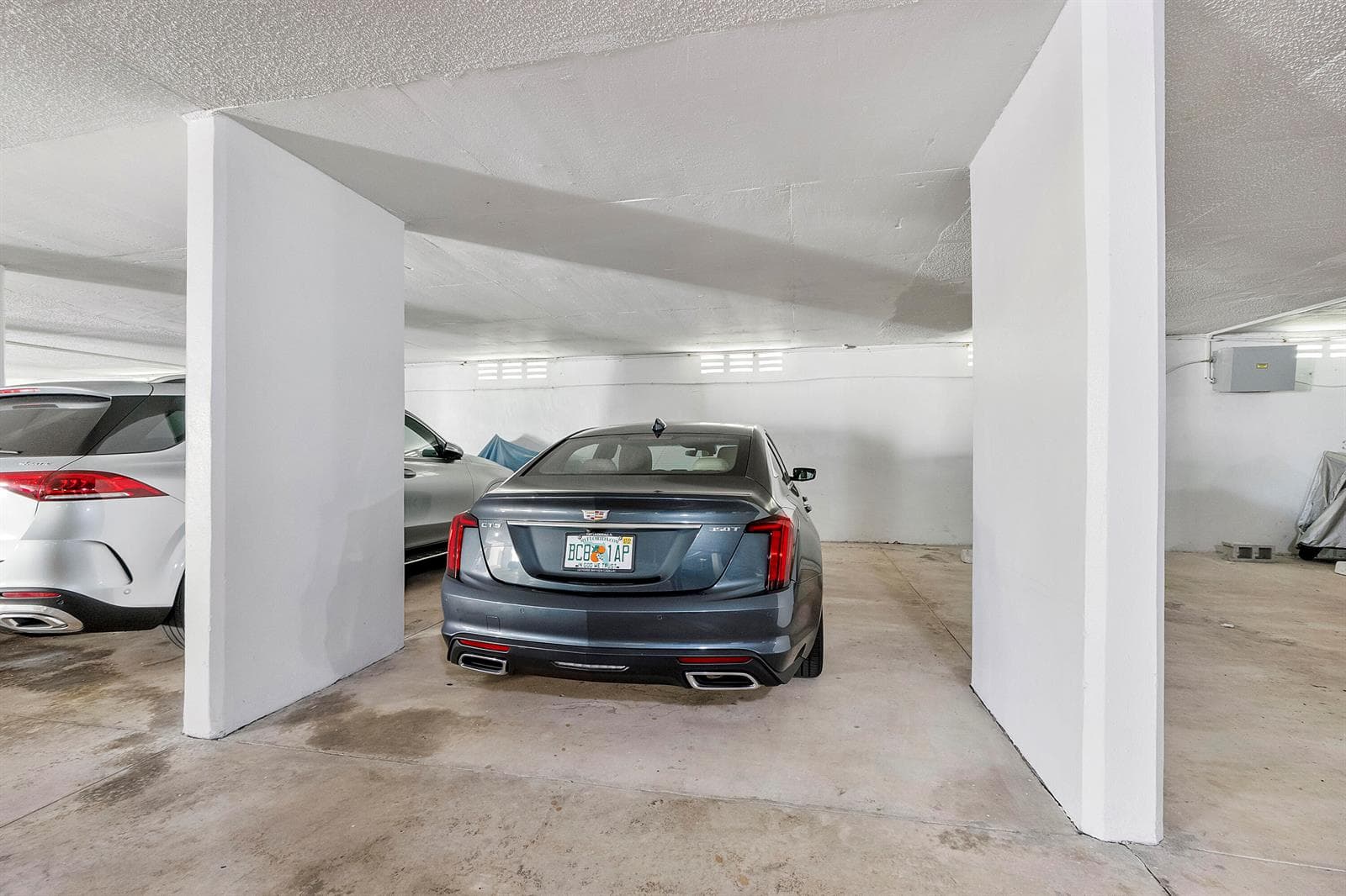 2871 N Ocean Blvd u406_061