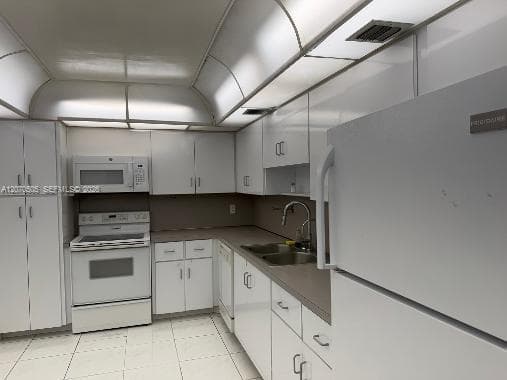 LA MER ESTATES SOUTH COND · #1107 in Hallandale Beach - Photo 6