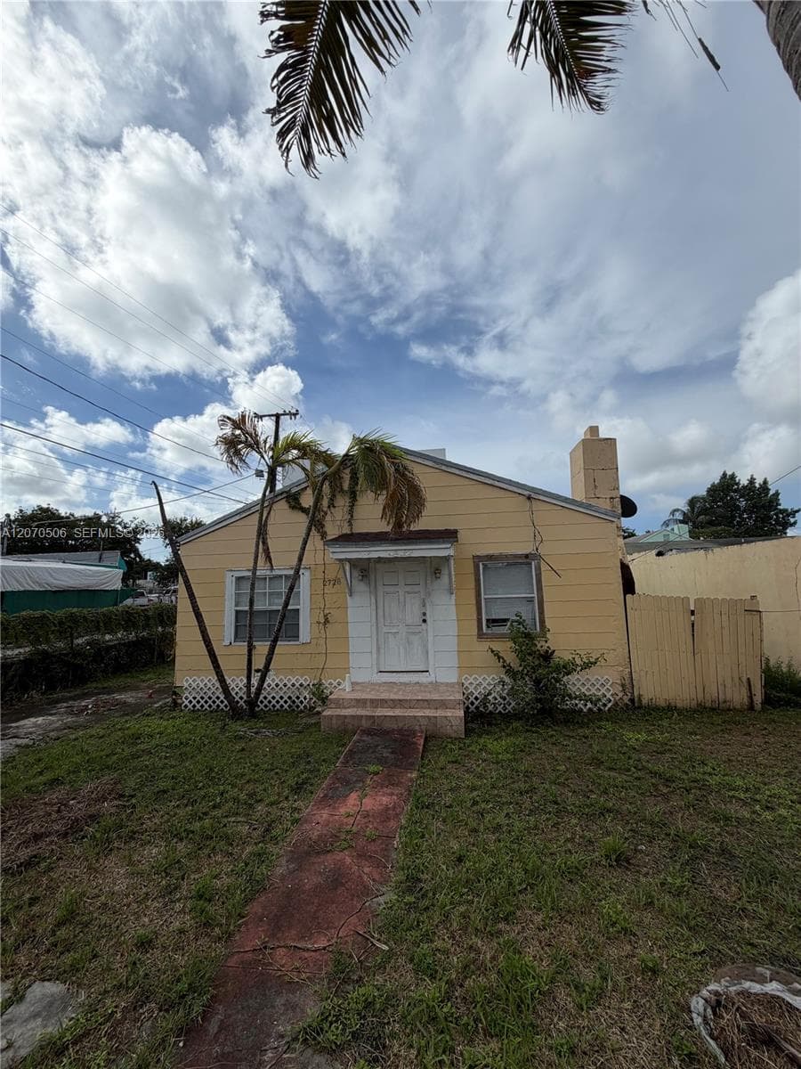 2728 NW 3rd St photo 6