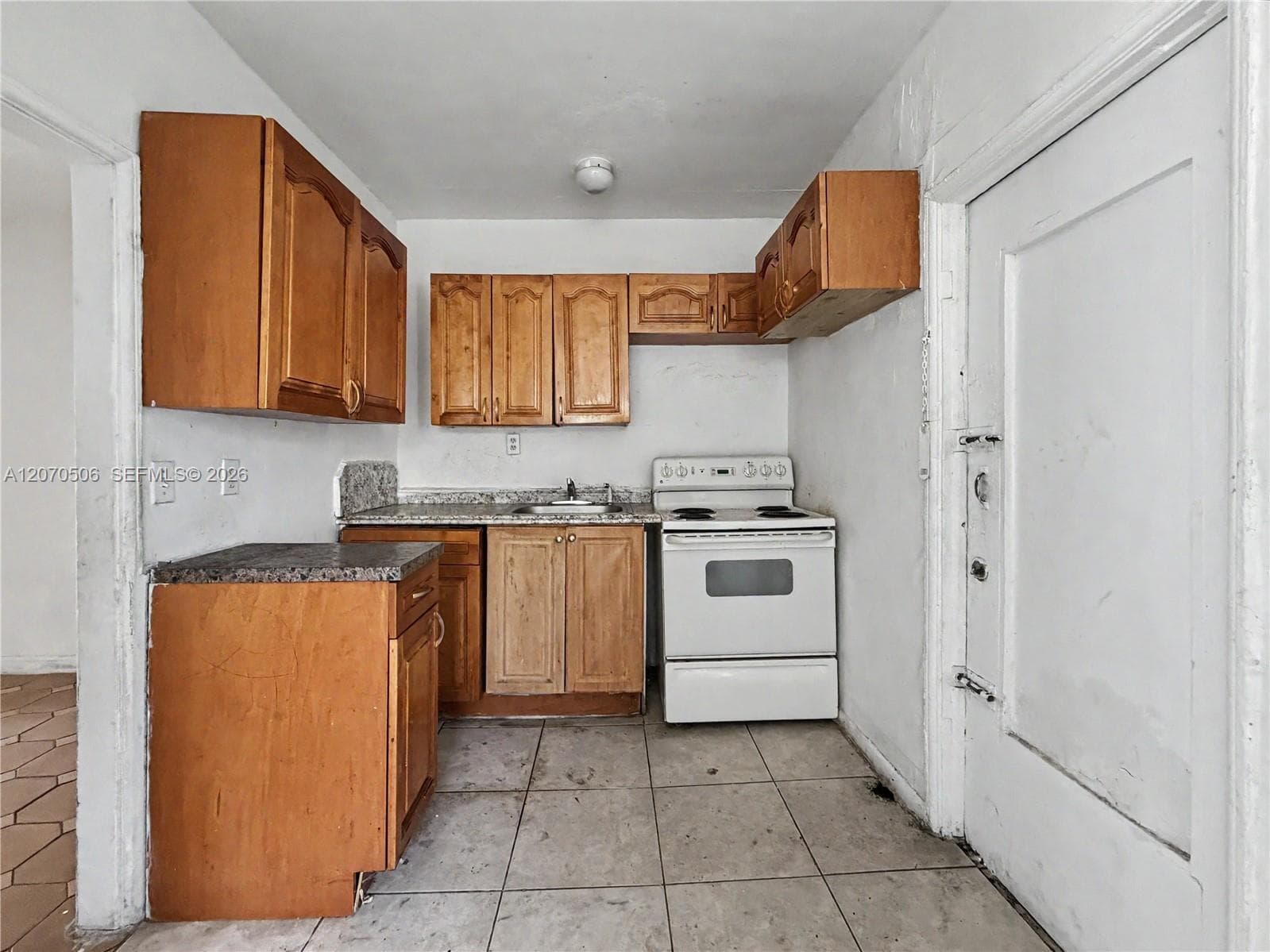 2728 NW 3rd St photo 12