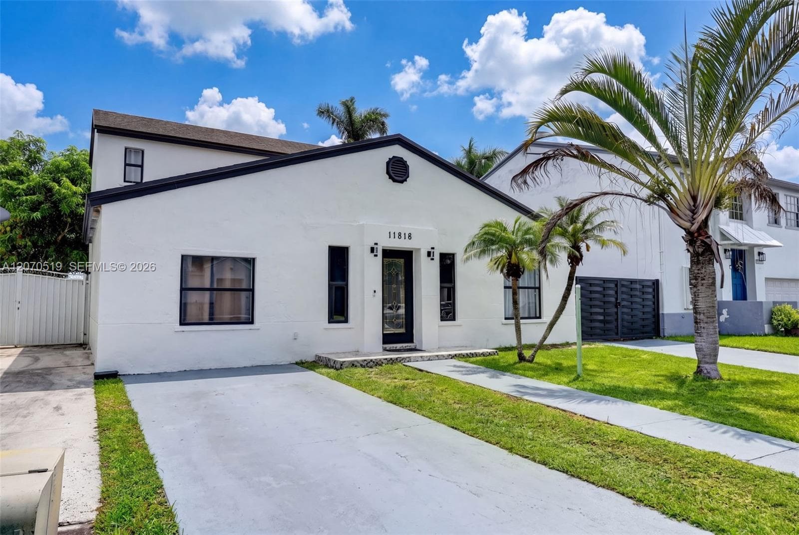 11818 SW 273rd Ln photo 1