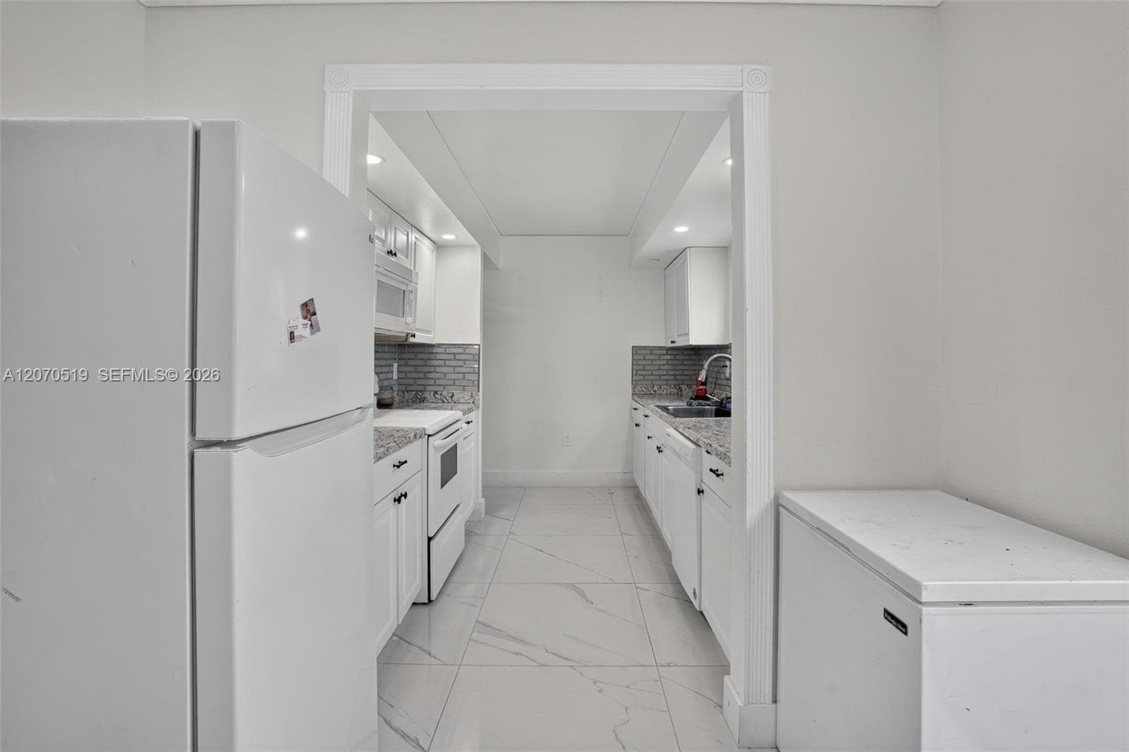 11818 SW 273rd Ln photo 14