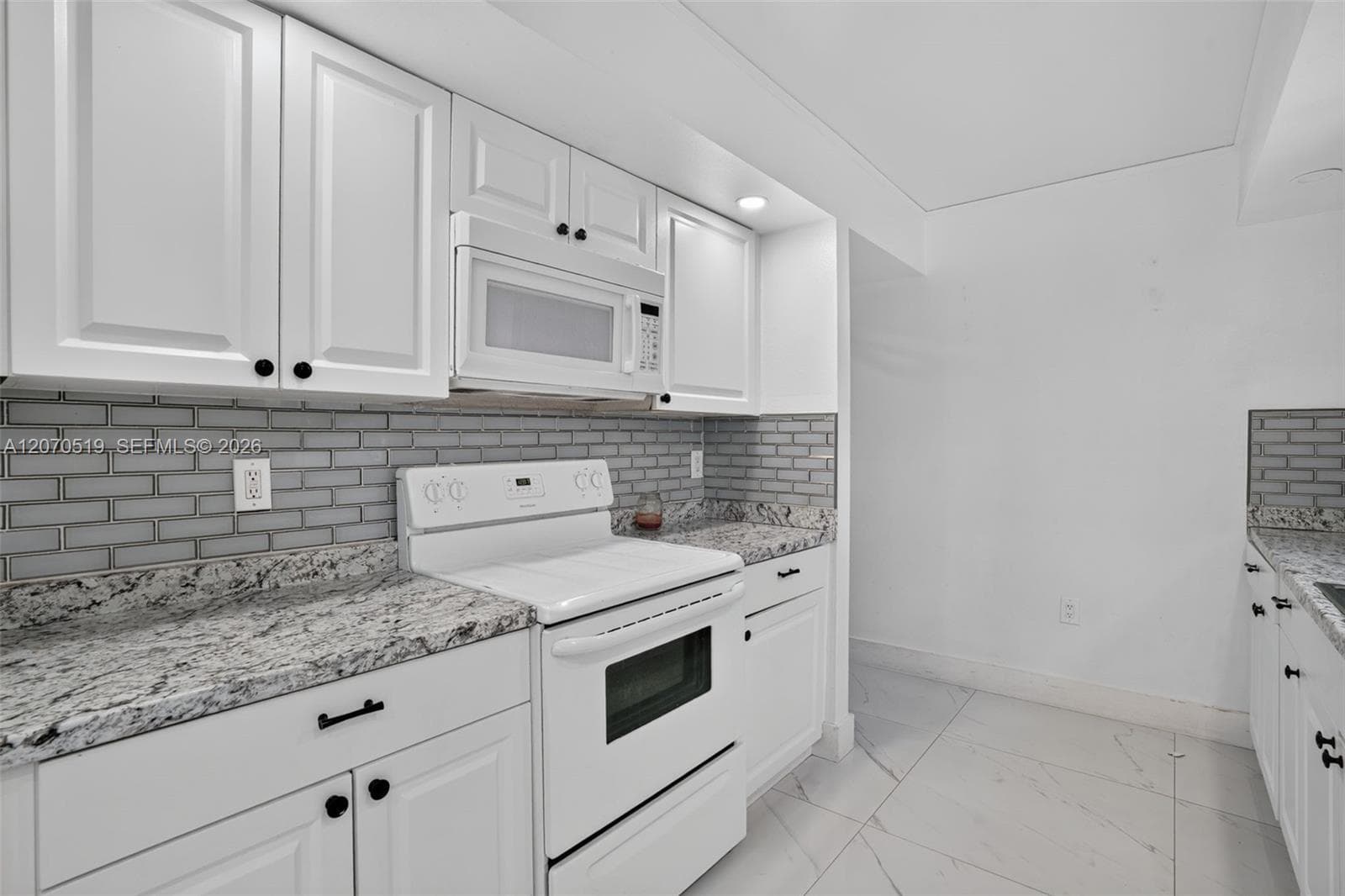 11818 SW 273rd Ln photo 15