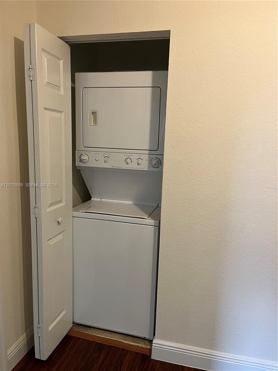 WASHER/DRYER IN THE UNIT