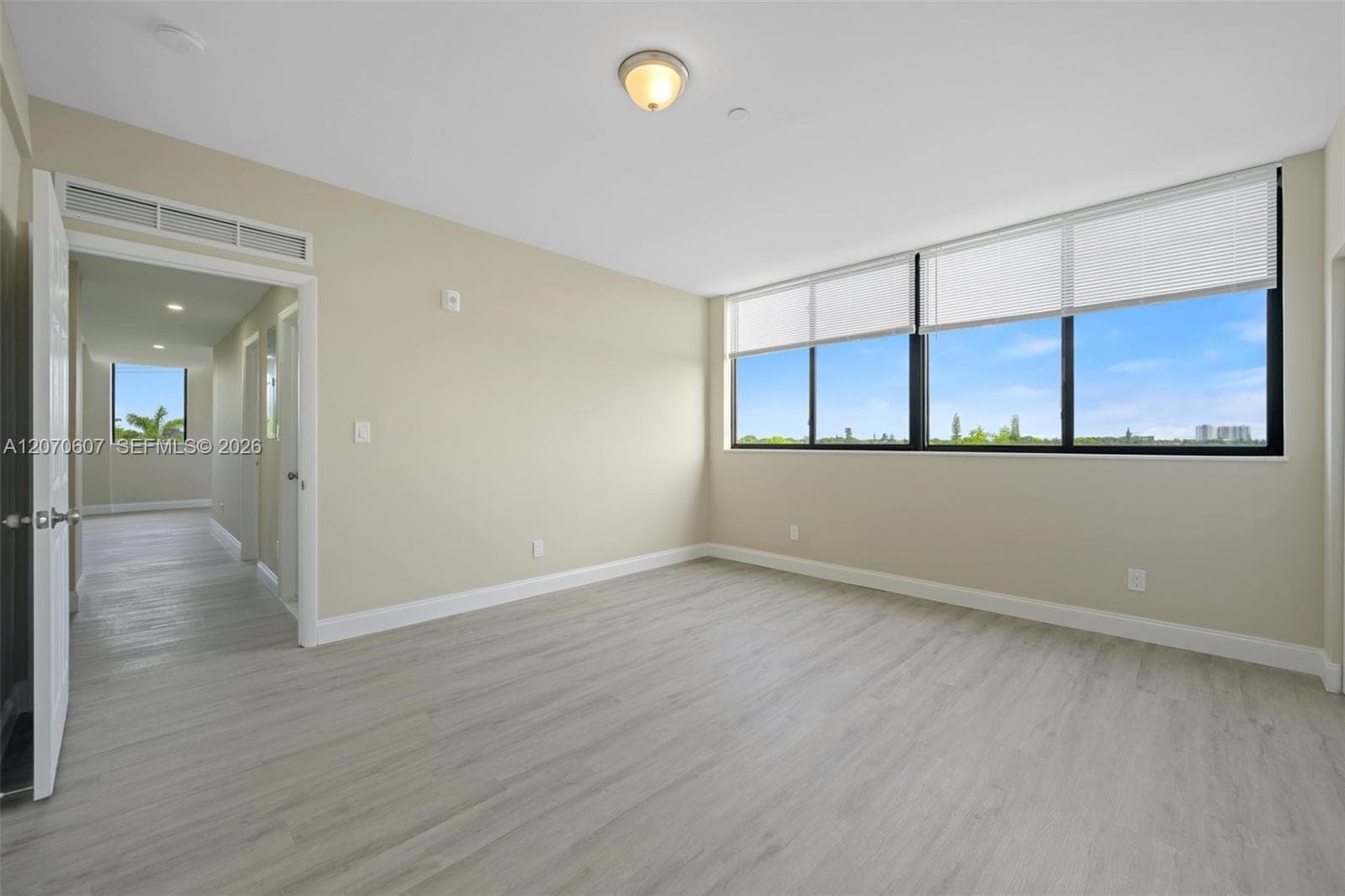 AIRPORT VISTA · #302 in Hallandale Beach - Photo 13