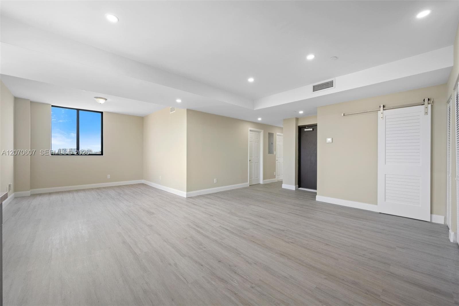 AIRPORT VISTA · #302 in Hallandale Beach - Photo 9