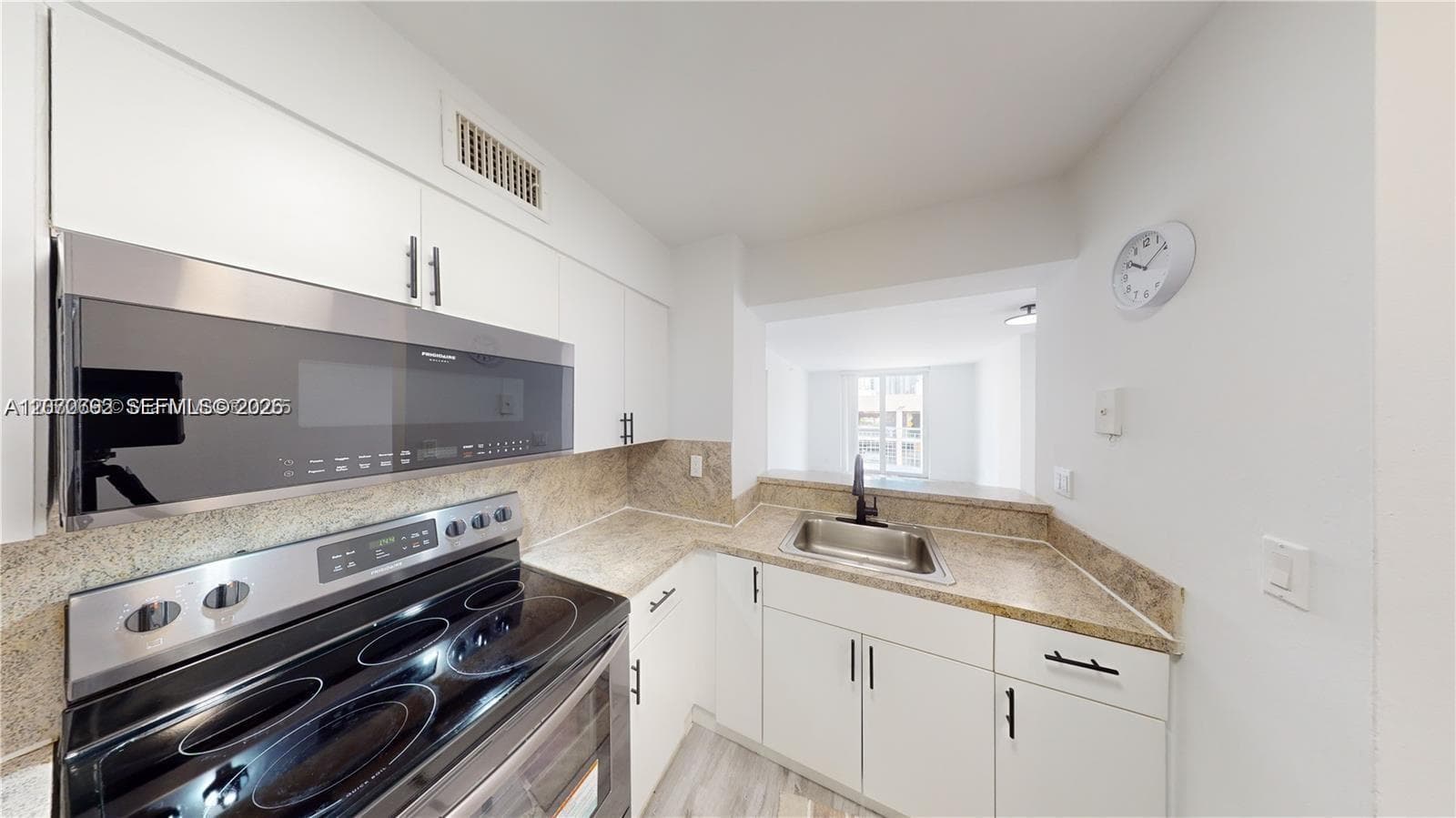 RIOPLAZA CONDOMINIUM NORT · #607 in Miami - Photo 3