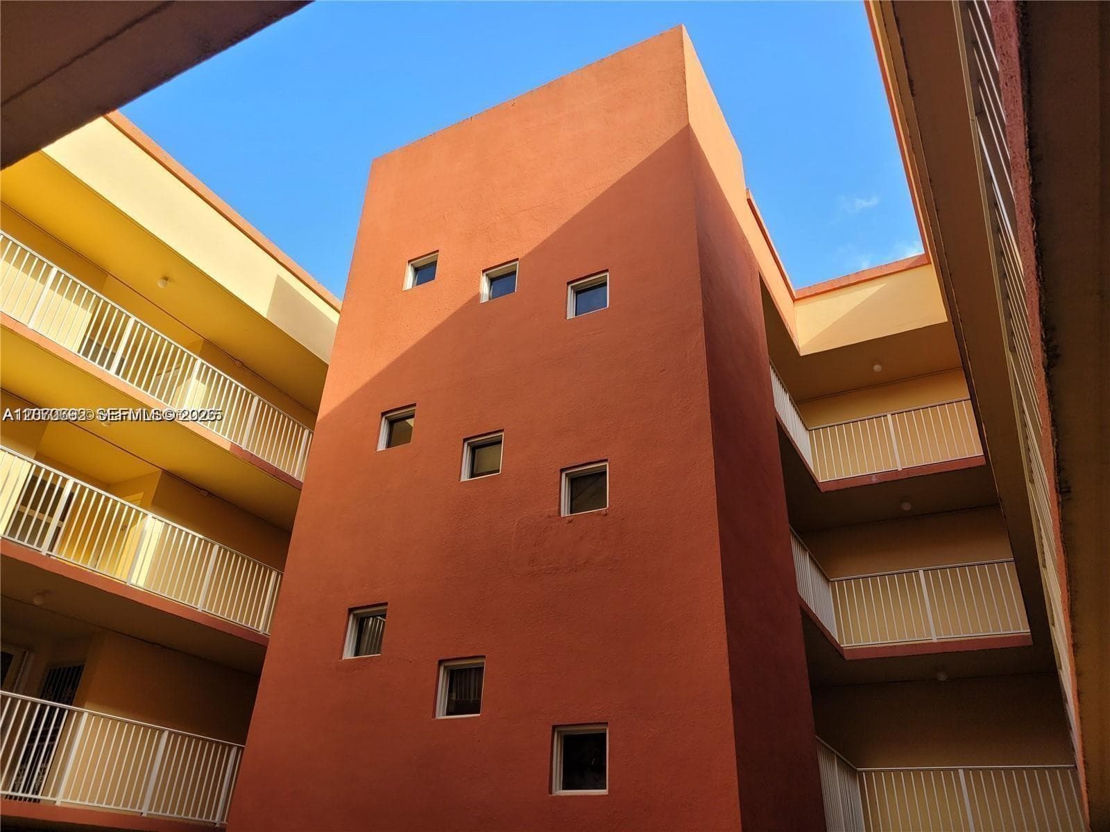 RIOPLAZA CONDOMINIUM NORT · #607 in Miami - Photo 18