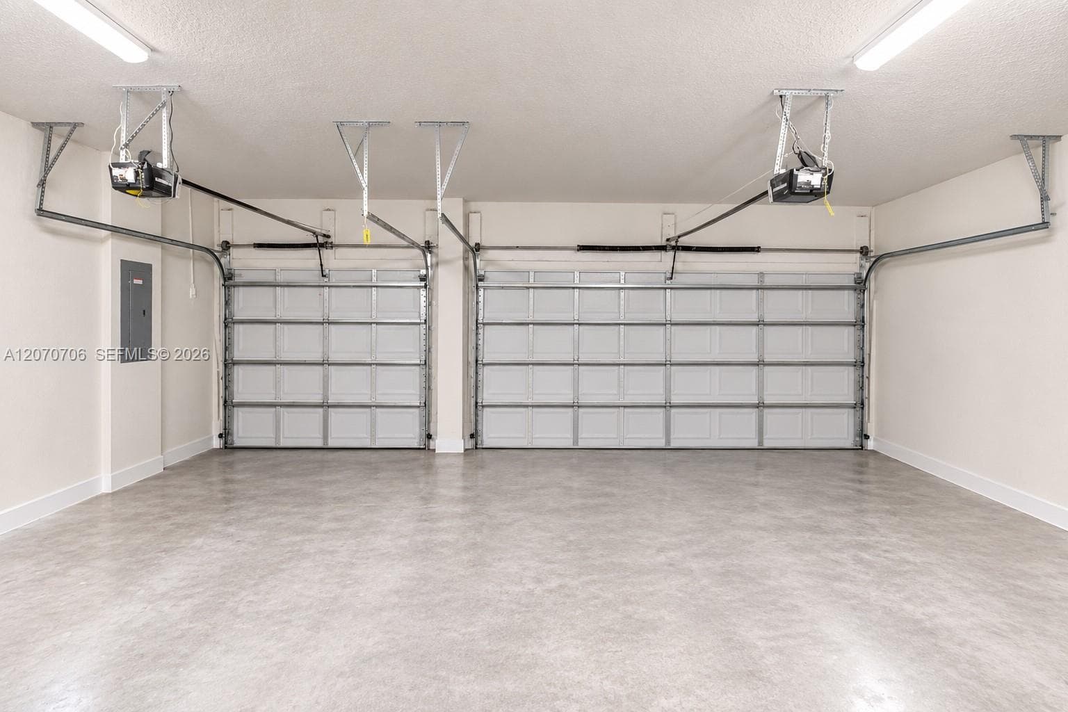 3 Car garage
