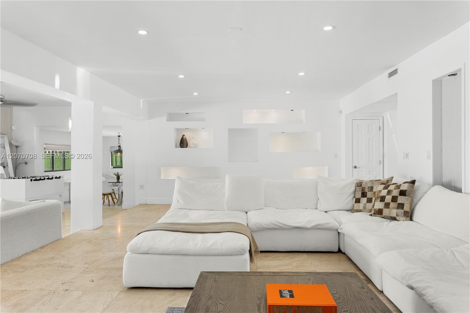 2388 Prairie Ave photo 15