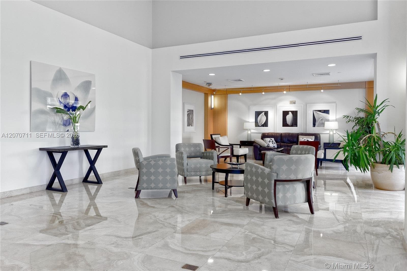 2080 OCEAN · #MPH09 in Hallandale Beach - Photo 2