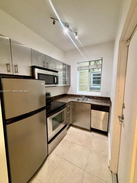 THE AMBASSADOR CONDO · #18 in Miami Beach - Photo 7