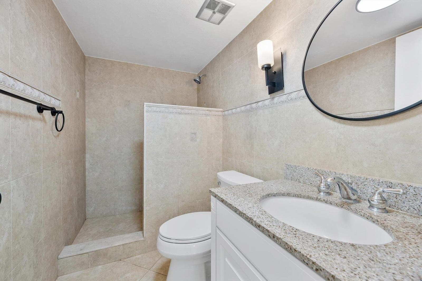 10-740 NE 199 St APT 205G_010