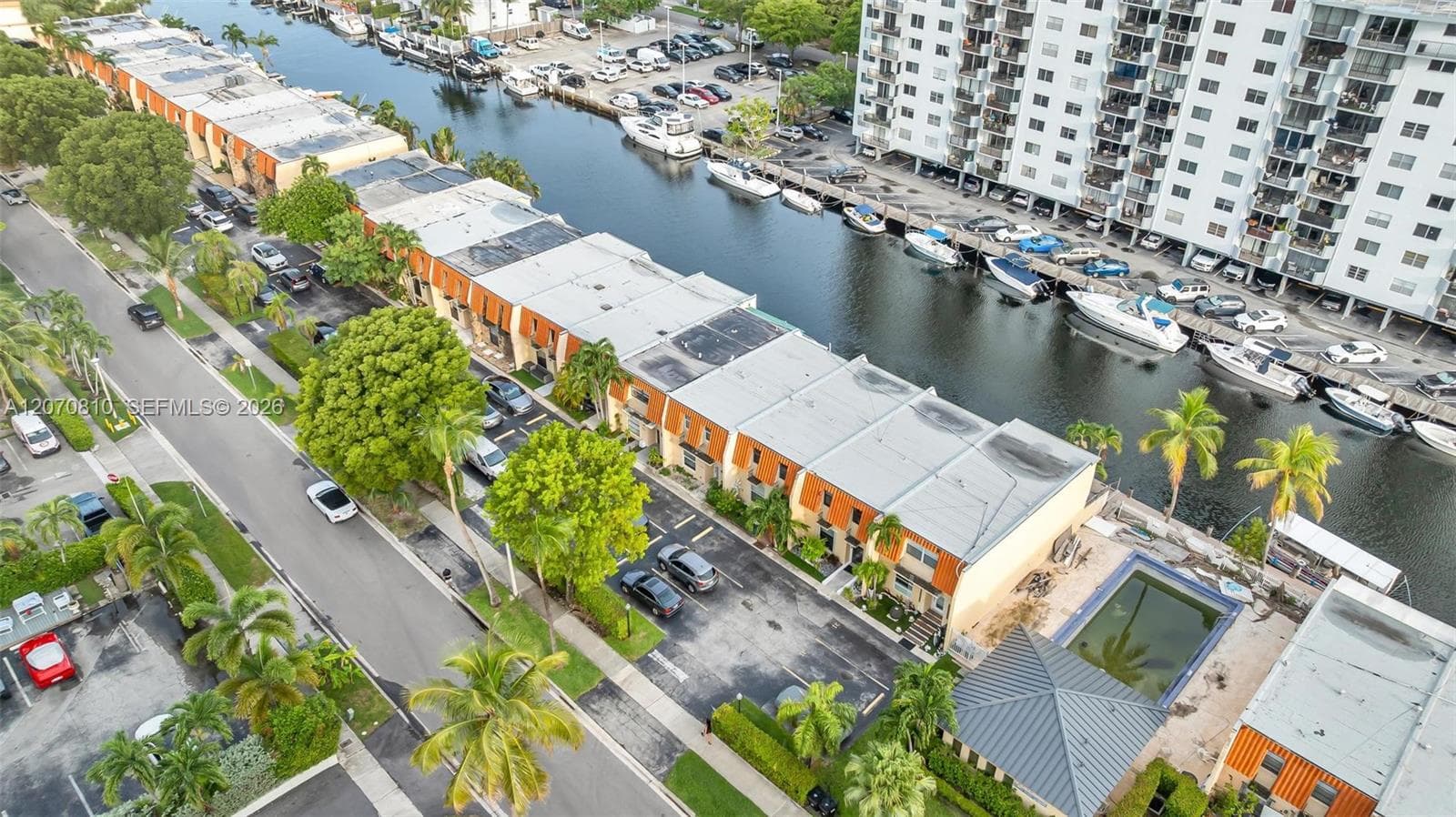 BEACH CLUB VILLAS CONDO · #34 in North Miami Beach - Photo 42