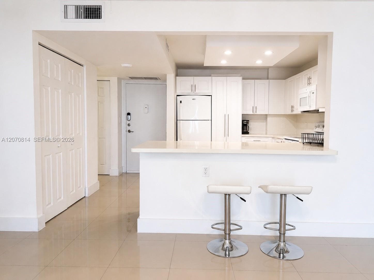 PRINCE GEORGE ARMS CONDO · #8I in Hallandale Beach - Photo 1
