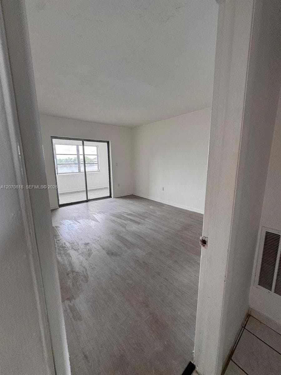 STAR LAKES ESTATES · #626 in Miami - Photo 5