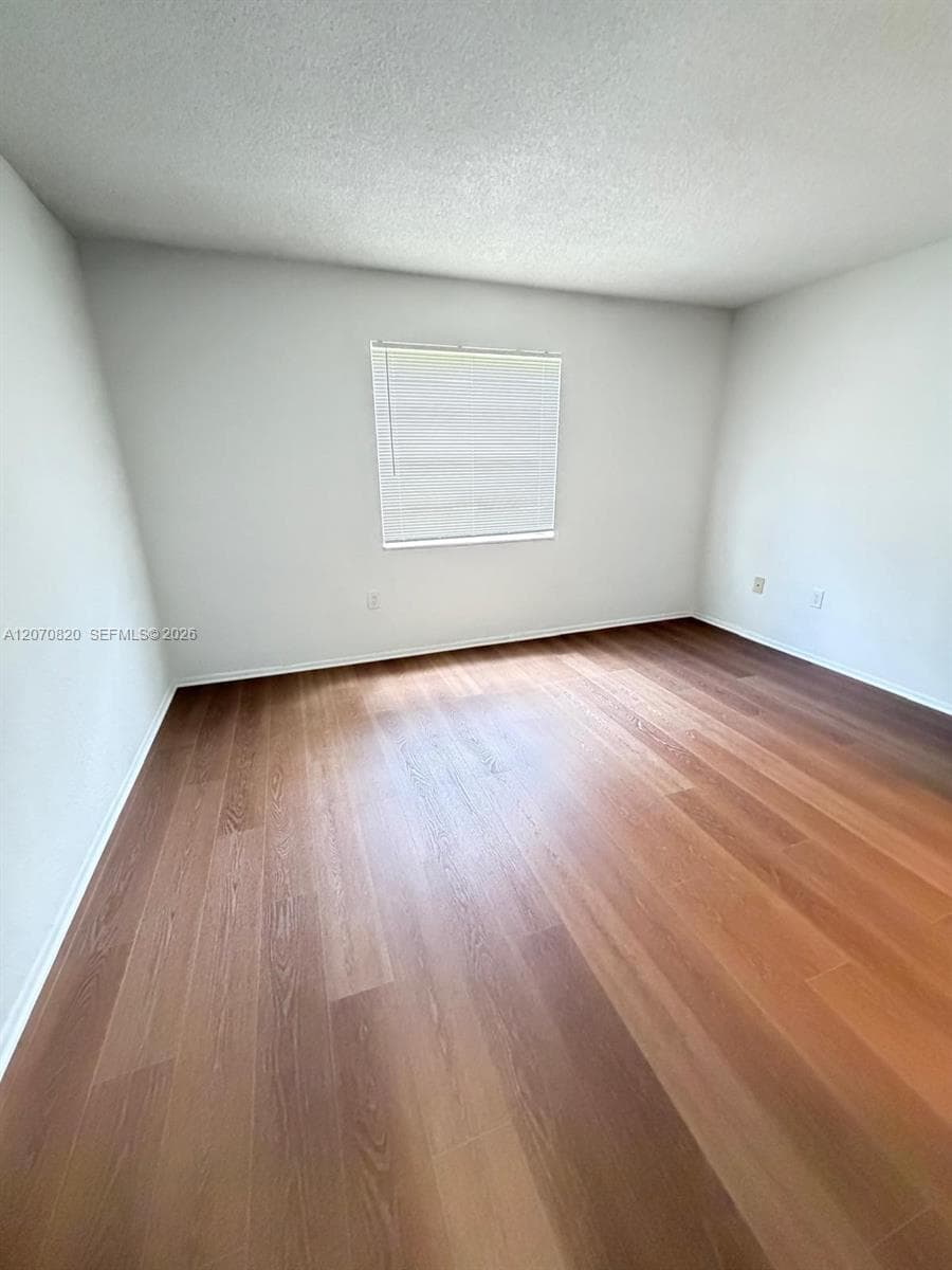 CLEAR LAKE PALMS CONDO · #109 in West Palm Beach - Photo 7