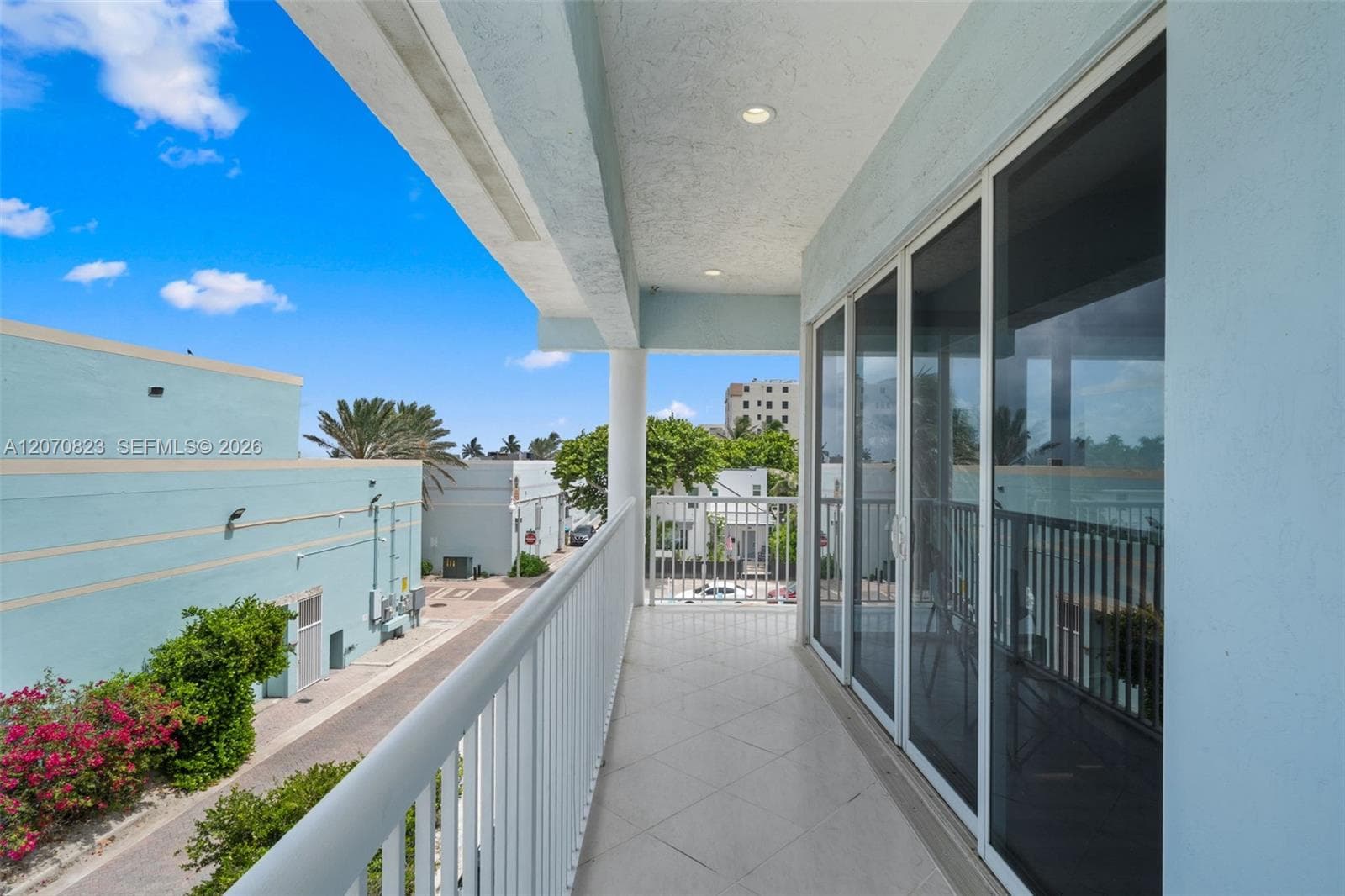 311 N N Surf Rd photo 43