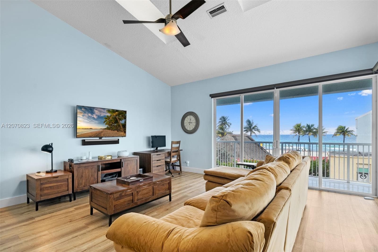 311 N N Surf Rd photo 18