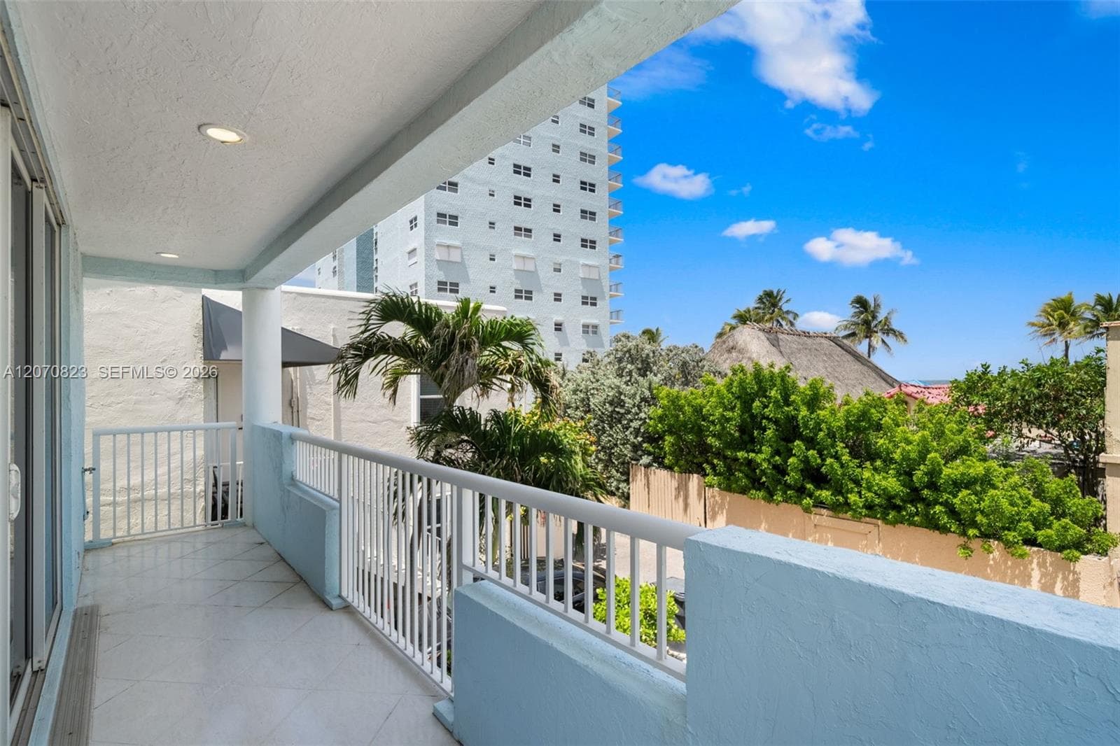 311 N N Surf Rd photo 44