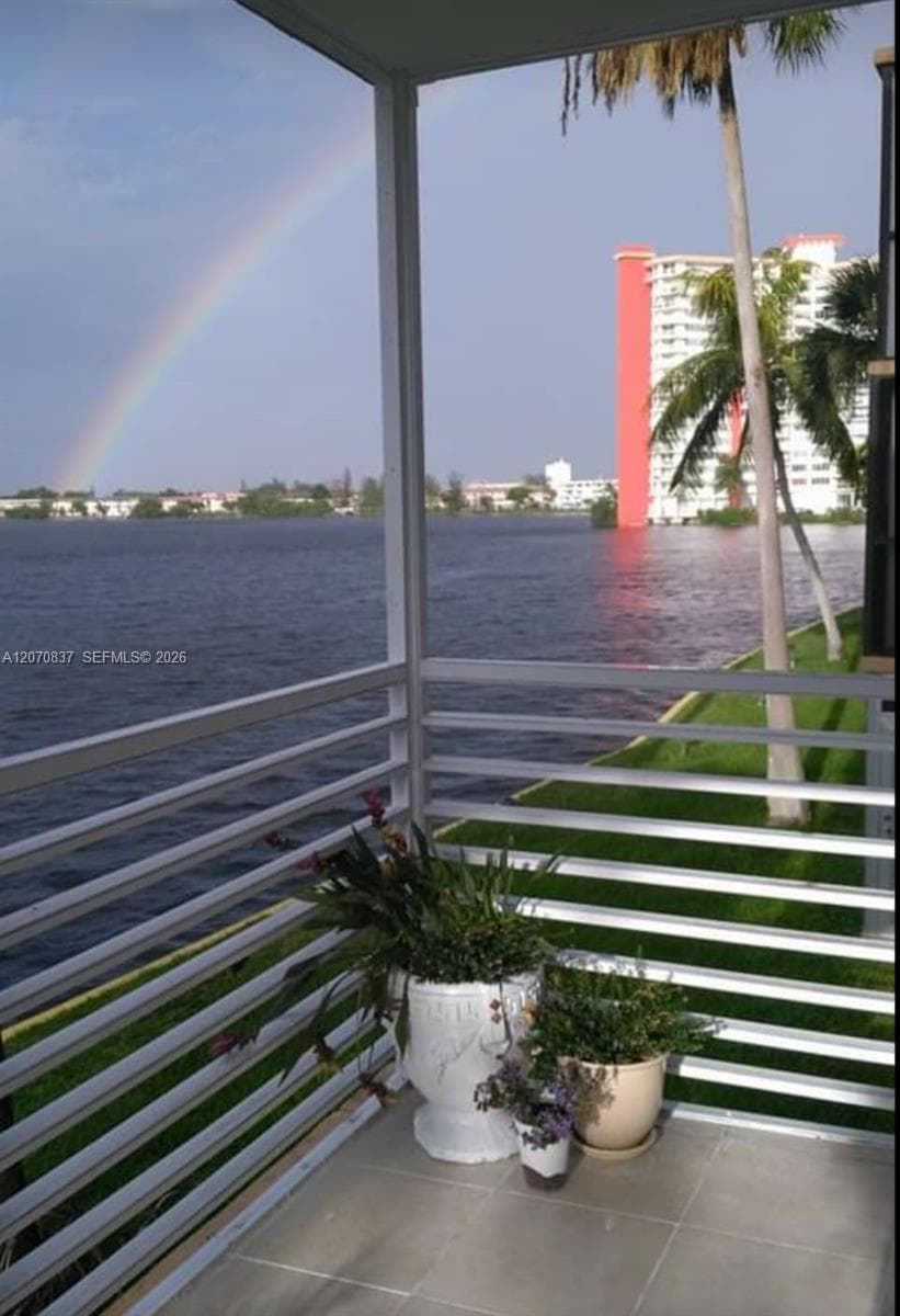 ROYAL BAHAMIAN EAST CONDO · #208 in Miami - Photo 2
