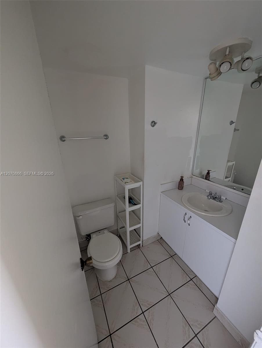COMMODORE PLAZA CONDO · #1903 in Aventura - Photo 13