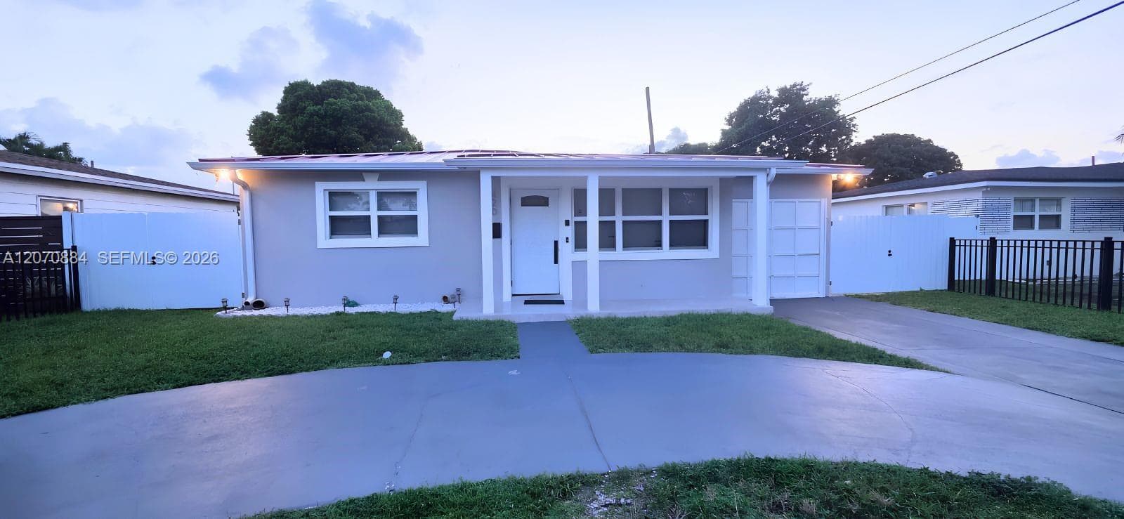 420 S 28th Ave photo 1