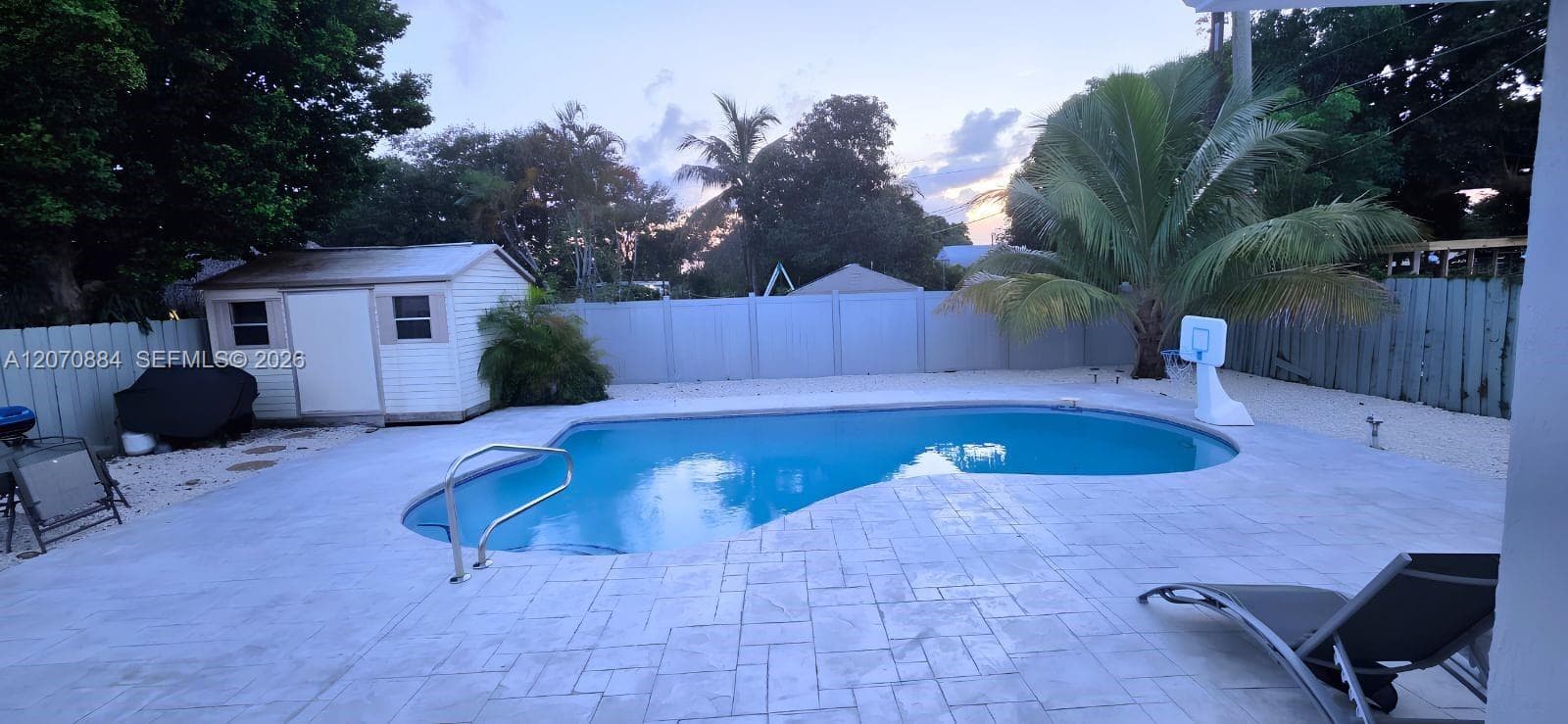 420 S 28th Ave photo 15