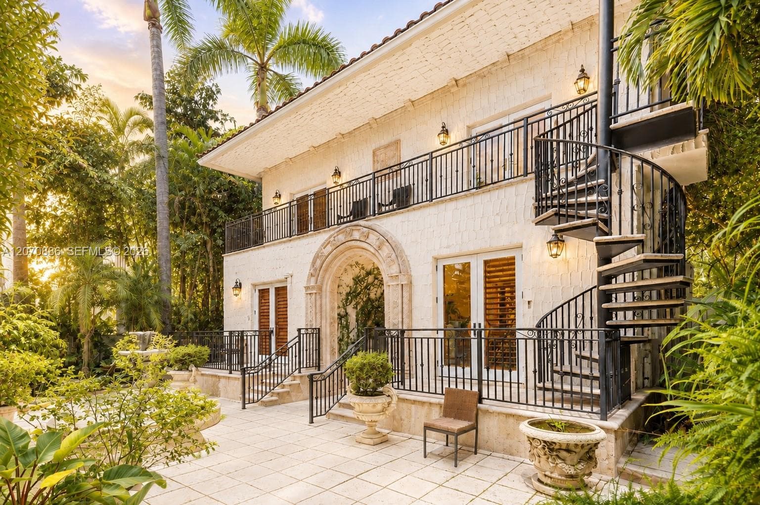 4 Palm Ave photo 28