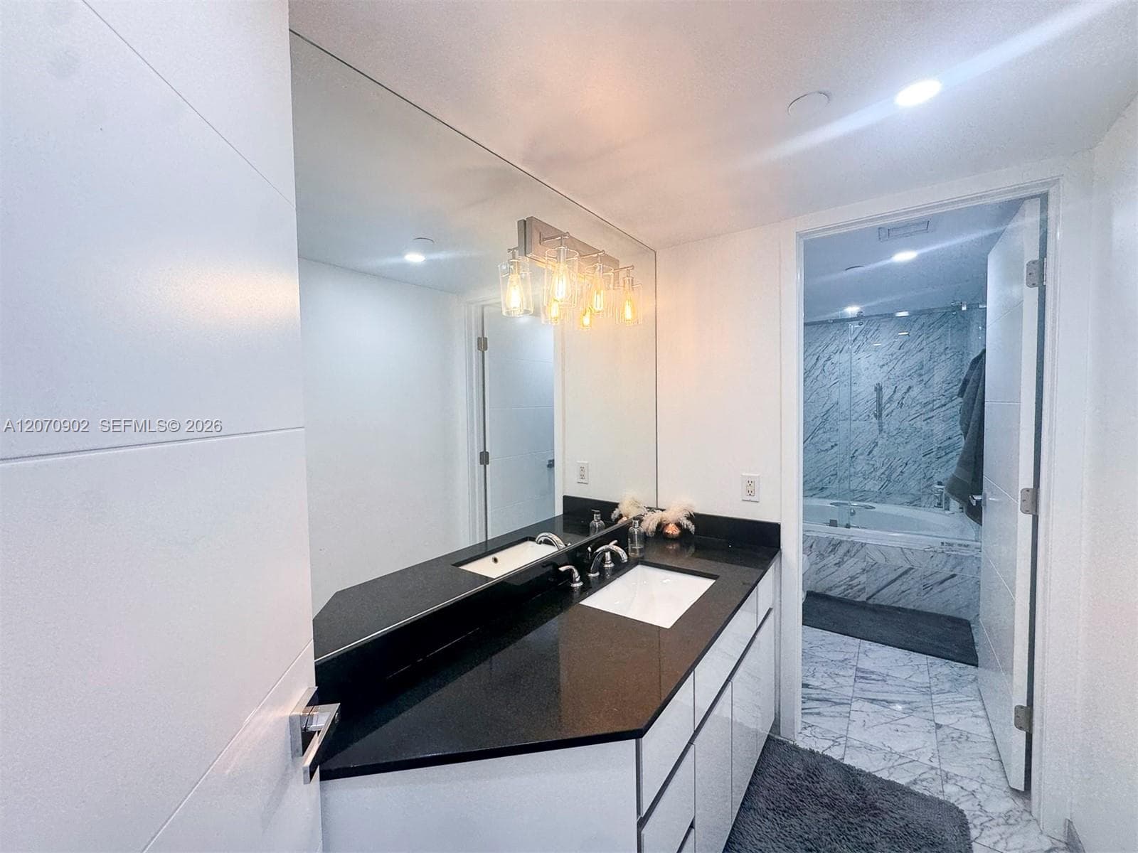 LEXCELLENCE CONDO · #703 in Miami Beach - Photo 12