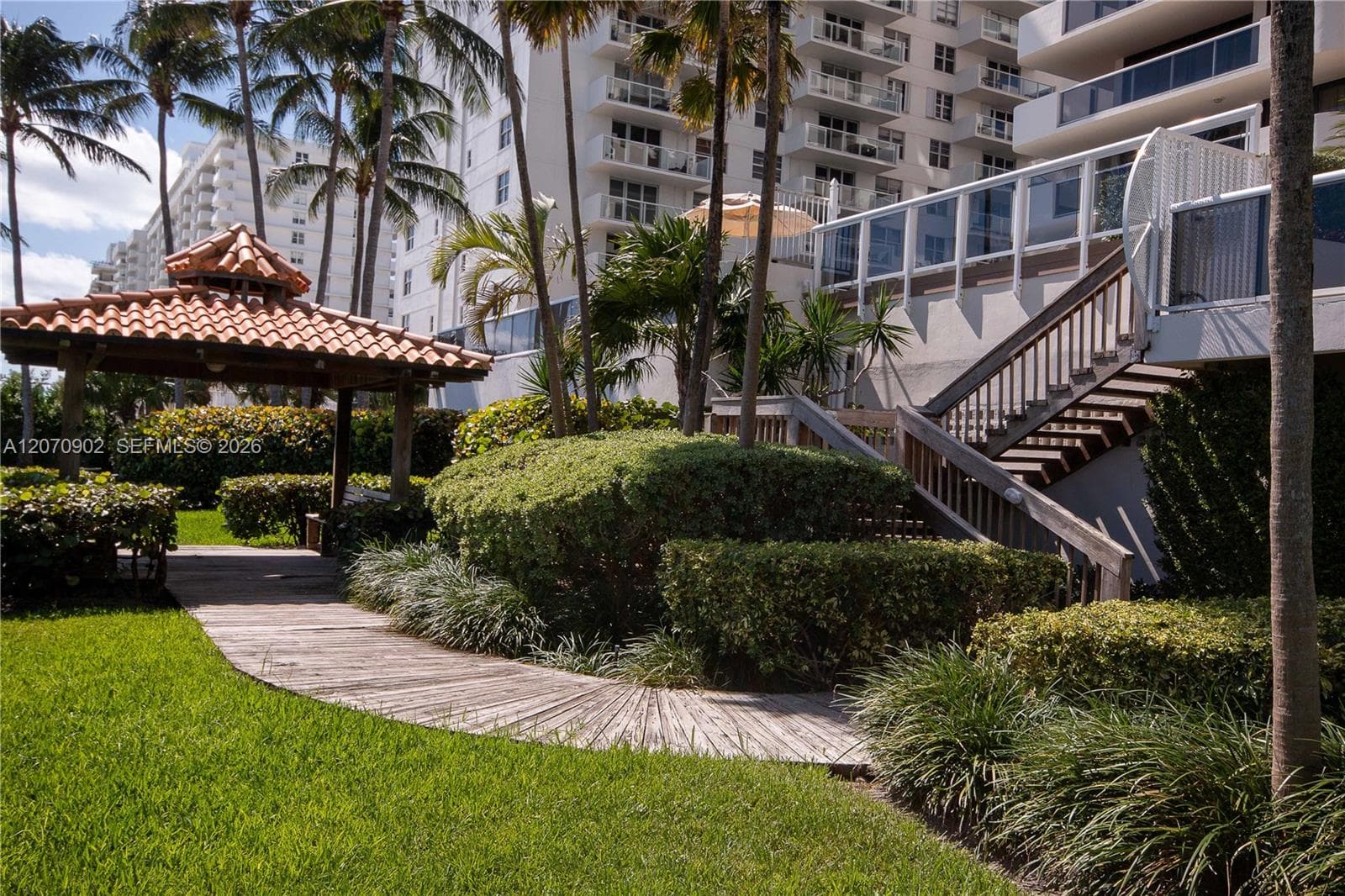 LEXCELLENCE CONDO · #703 in Miami Beach - Photo 40