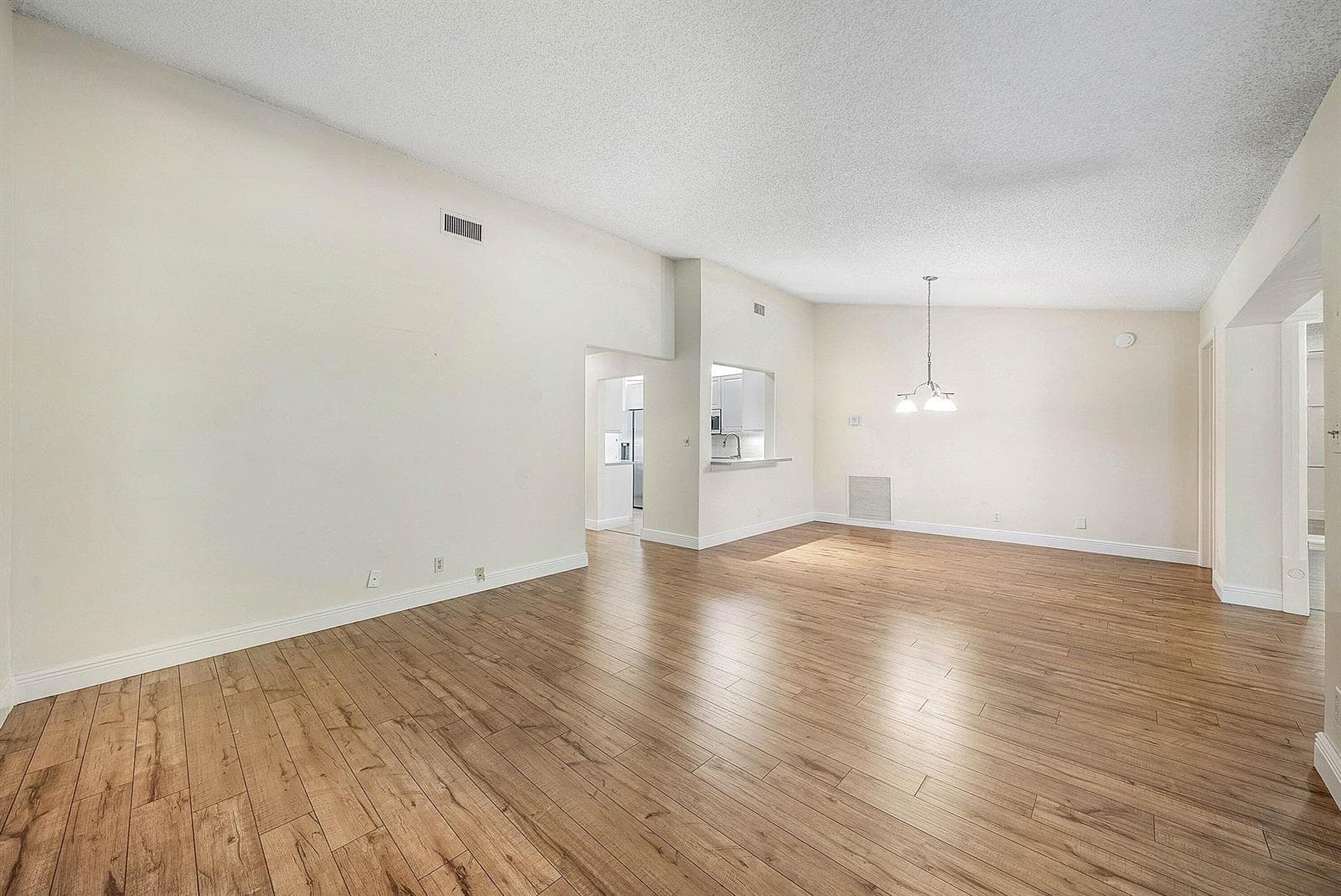 011-241DelRioBoulevard-BocaRaton-FL-3343