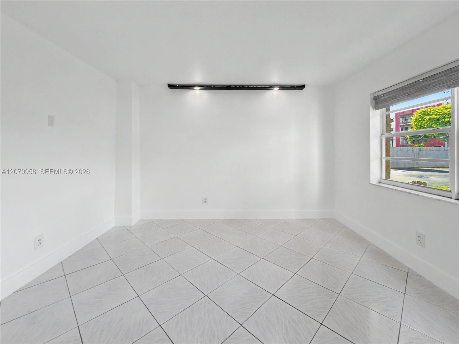 SUMMIT CHASE CONDO · #102 in Miami - Photo 9