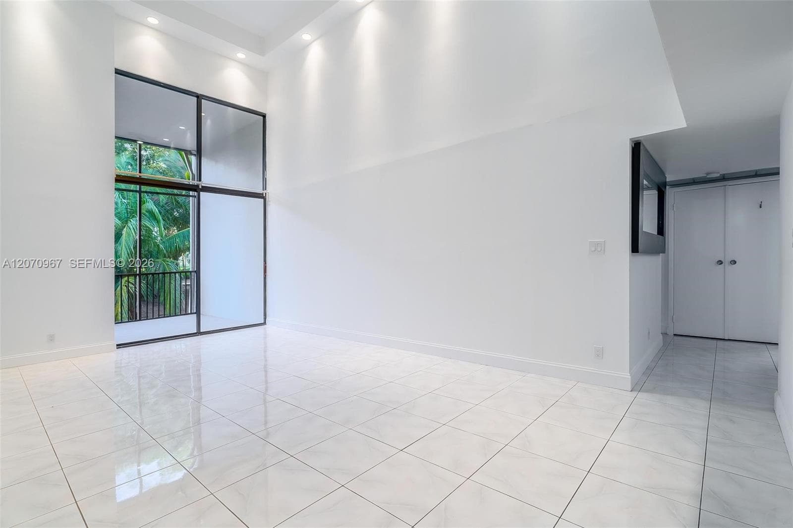 20347 W Country Club Dr #TH15 photo 1